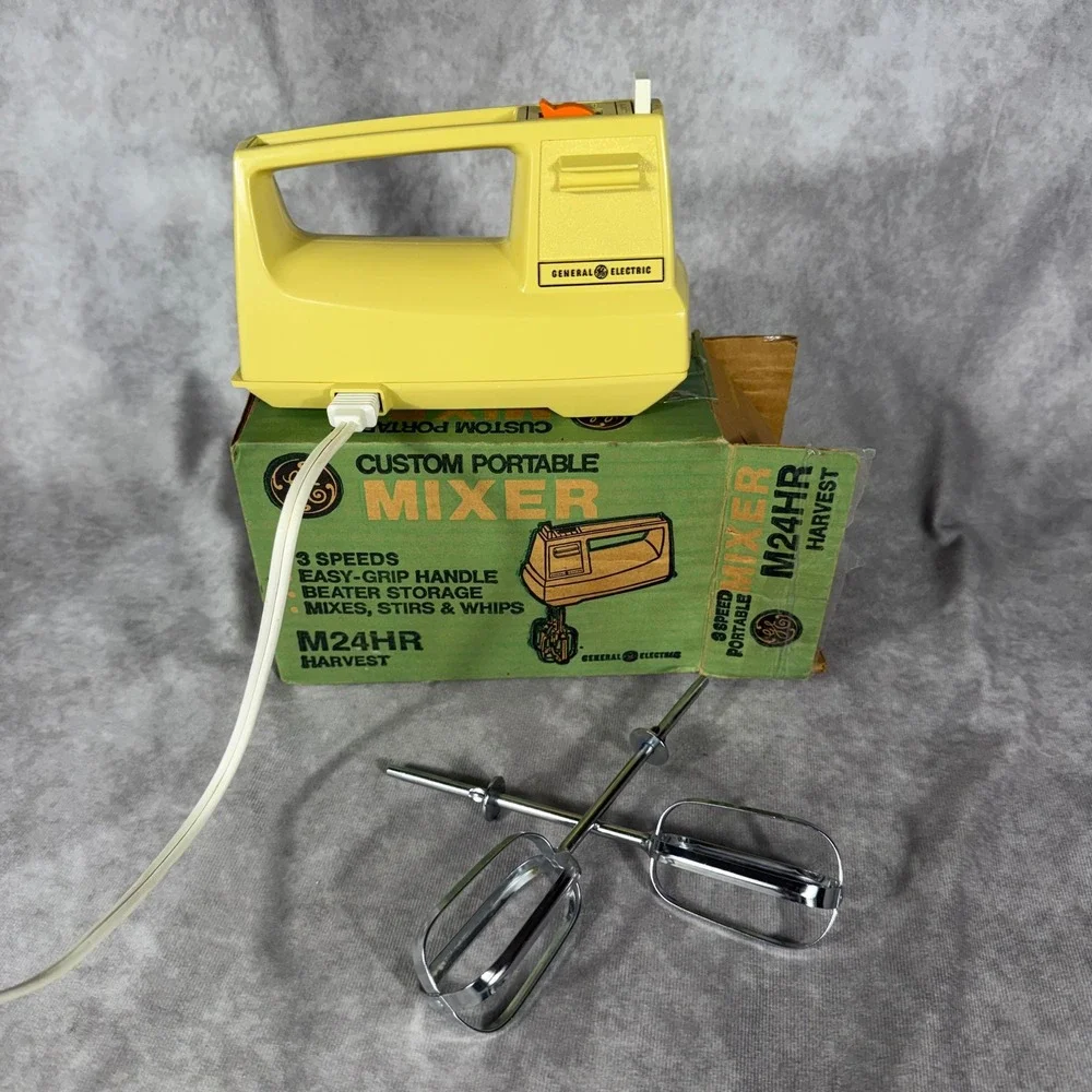 Vtg GE Custom Portable Mixer M24HR Harvest Gold 3 Speed Hand Mixer TESTED NOB